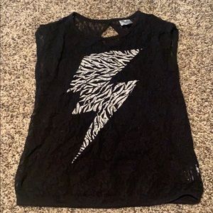 black, tank top/ t shirt